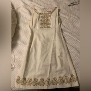 Lilly Pulitzer size 4 in okay condition